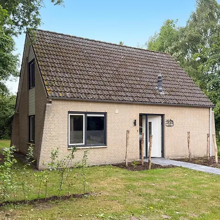 3 Bedroom Stunning In * Hoeven