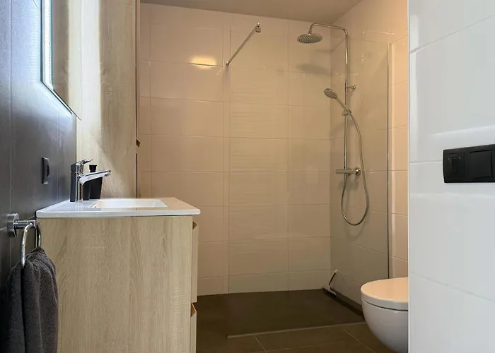 3 Bedroom Stunning In Hoeven