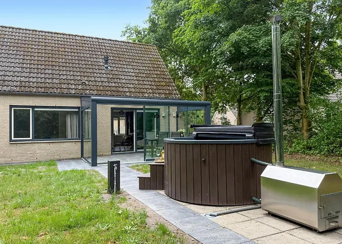 Nyaraló 3 Bedroom Stunning In Hoeven