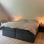 3 Bedroom Stunning In Casa de Férias Hoeven